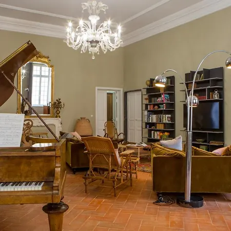 Πανσιόν A Casa Reale